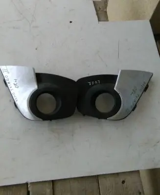 Renault Twingo II Front bumper lower grill 6938