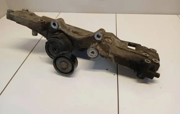 Land Rover Freelander 2 - LR2 Generator/alternator bracket 9661310080G 88621C
