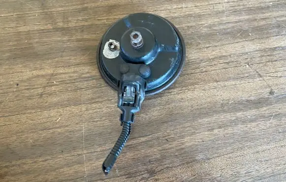 KIA Sorento Horn signal 28R000033