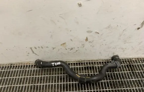 Volkswagen Jetta VII Engine coolant pipe/hose 5QM122109 5QM122109G