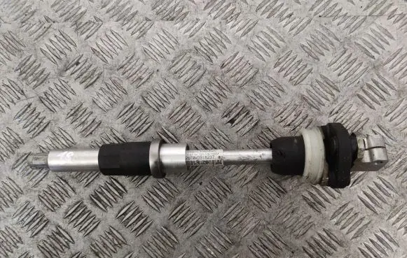 BMW X6 E71 Steering column universal joint 6796542