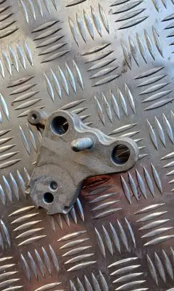 Toyota Auris E180 Engine mounting bracket