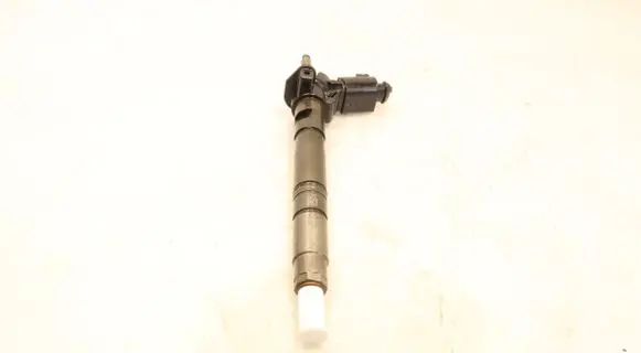 Audi A5 8T 8F Fuel injector 03L130277
