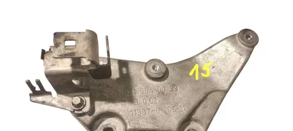 Mercedes-Benz C W204 Engine mounting bracket A6510940039