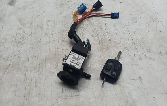 Peugeot 607 Ignition lock 9635262680 38423740