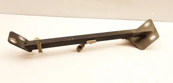 Audi A8 S8 D3 4E Fender mounting bracket 4E0805464E