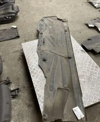 Mercedes-Benz C W203 Side bottom protection A2036190138