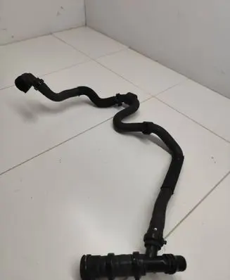 Engine coolant pipe/hose