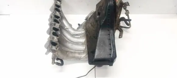 Mitsubishi Space Wagon Intake manifold