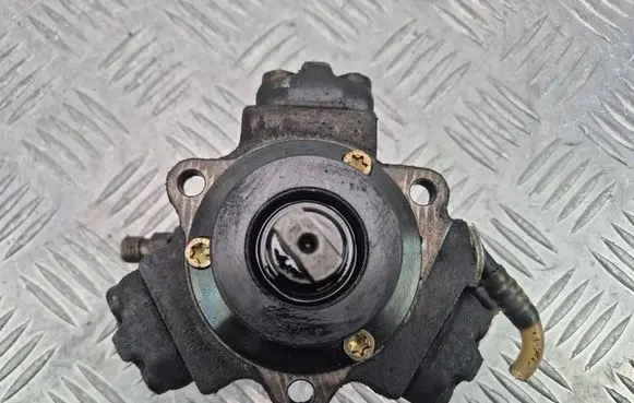 Mercedes-Benz C W203 Fuel injection high pressure pump A6110700501
