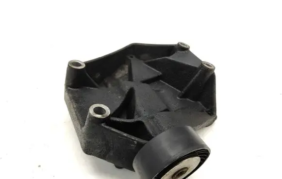 Opel Zafira B Engine mounting bracket 55191338