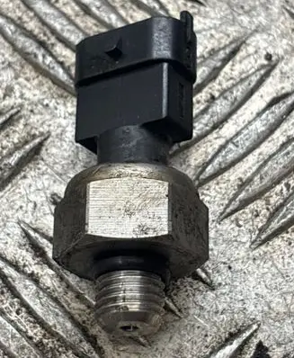 Opel Vectra C Fuel pressure sensor 369202