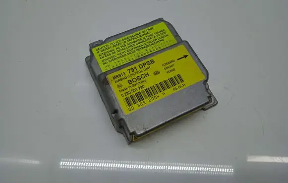 Mitsubishi Carisma Airbag control unit/module 0285001290 003052004H