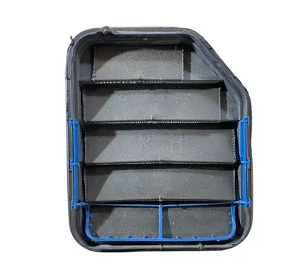 Quarter panel pressure vent
