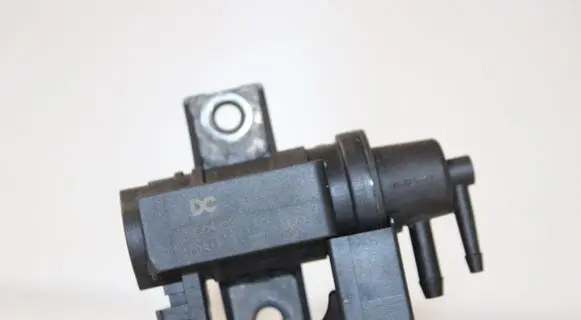Mercedes-Benz Citan W415 Turbo solenoid valve 149564959R