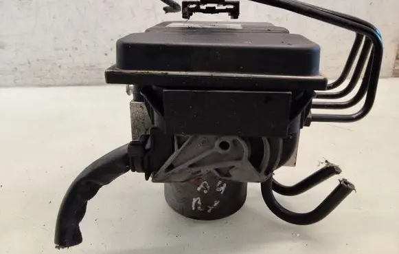 Audi A4 S4 B7 8E 8H ABS Pump 8E0614517