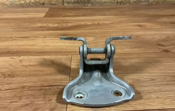 Chevrolet Nubira Rear door upper hinge 