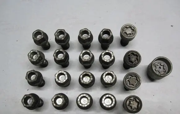 Skoda Fabia Mk2 (5J) Original wheel cap 