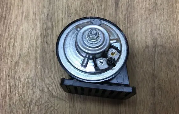 Volvo XC90 Horn signal 0024082012