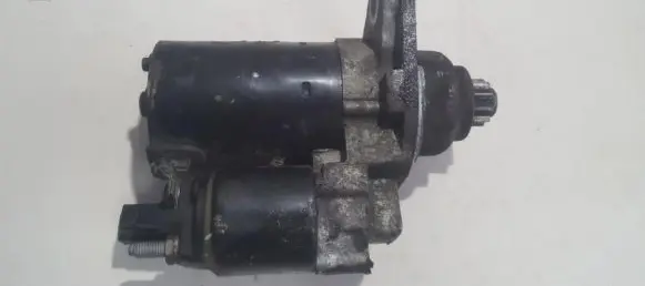 Volkswagen Golf IV Starter motor 020911023E