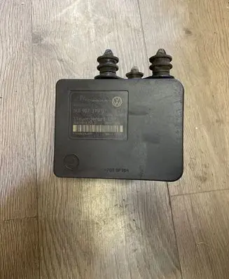 Volkswagen Golf Plus ABS Pump 1K0907379Q 10096003553 00005305