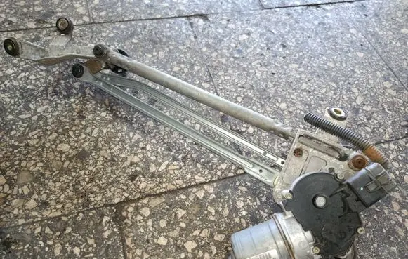 Honda Civic Front wiper linkage and motor 404564