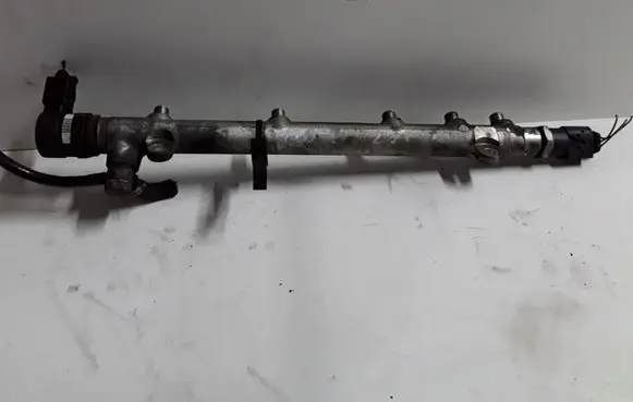 Mercedes-Benz E W210 Fuel main line pipe 0445214038 A6110700095
