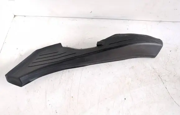 BMW 7 G70 Rear/tail light trim molding 9466975 18331210