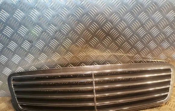 Mercedes-Benz S W220 Quarter panel pressure vent 2208800383