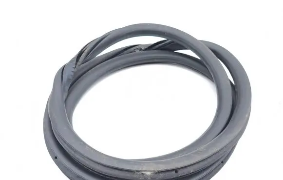 Peugeot 2008 II Front door rubber seal 