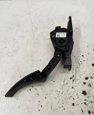 Jeep Grand Cherokee Accelerator throttle pedal 68021971AD 6PV93393601