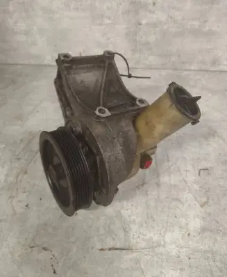 Ford Explorer Power steering pump 137A9E708E