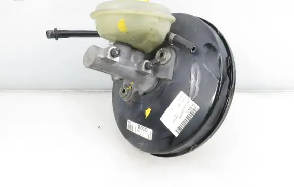 Volkswagen PASSAT B5 Brake booster 8D0612105F