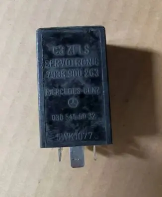 Audi A6 S6 C5 4B Window wiper relay 5WK1077 7038900263 0305455032