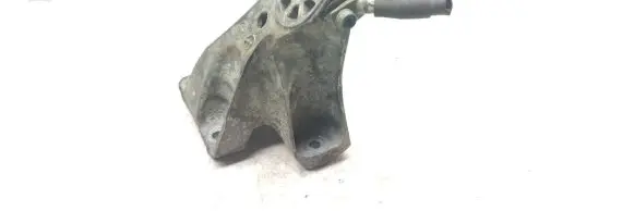 Volkswagen Touareg I Engine mounting bracket 7L6199308B