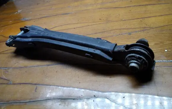 Mercedes-Benz E AMG W212 Rear upper control arm/wishbone A2043521488