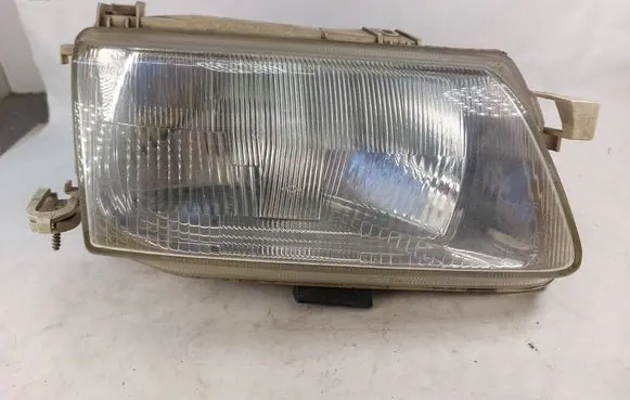 Opel Astra F Headlight/headlamp 90511103
