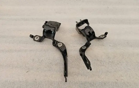 Audi A4 S4 B7 8E 8H Tailgate/trunk/boot hinge 8E9827300F 8E0827299F