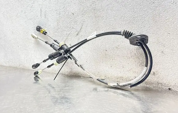Volvo V40 Gear shift cable linkage 31325593
