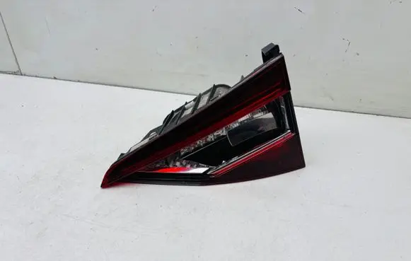 Skoda Superb B8 (3V) Tailgate rear/tail lights 3V9945308C 3V9945308B 3V9945308