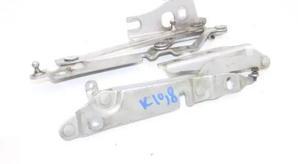 Audi A4 S4 B7 8E 8H Tailgate/trunk/boot hinge 8H0827302A