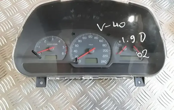 Volvo S40, V40 Speedometer (instrument cluster) 30889706 SW30887756A