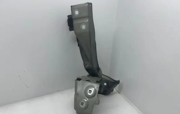 BMW iX Fender mounting bracket 8737202 151853 8737204
