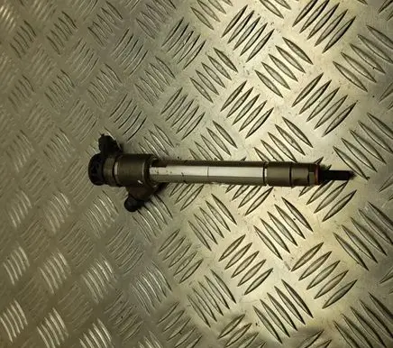 Opel Combo E Fuel injector 9828959880