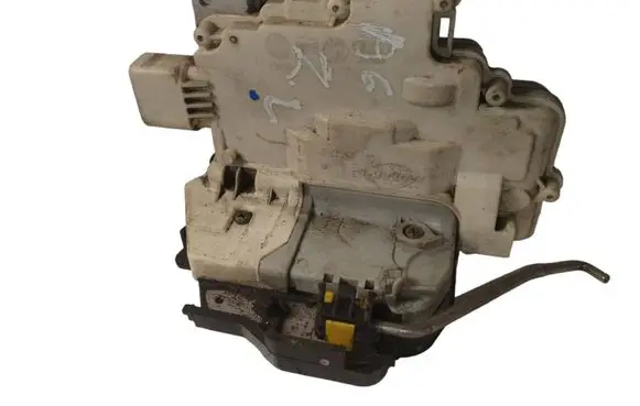 Audi A6 S6 C6 4F Rear door lock 4F0839015A