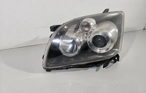 Toyota Avensis T250 Headlights/headlamps set 