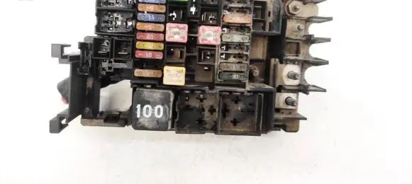Volkswagen Jetta V Fuse box set 5C0937819H