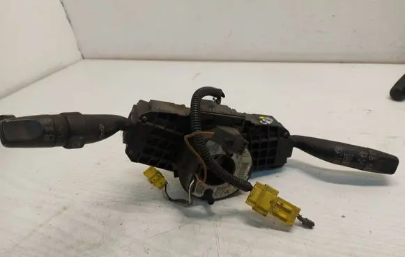 Honda CR-V Wiper turn signal indicator stalk/switch M21364