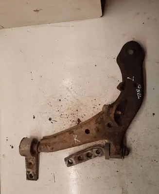 Nissan Almera Tino Front lower control arm/wishbone