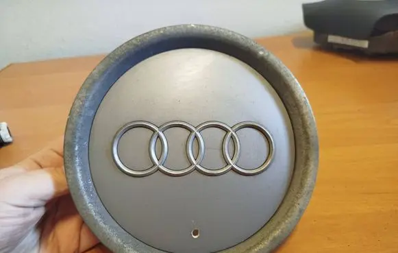Audi A3 S3 8P Original wheel cap 8L0601165D